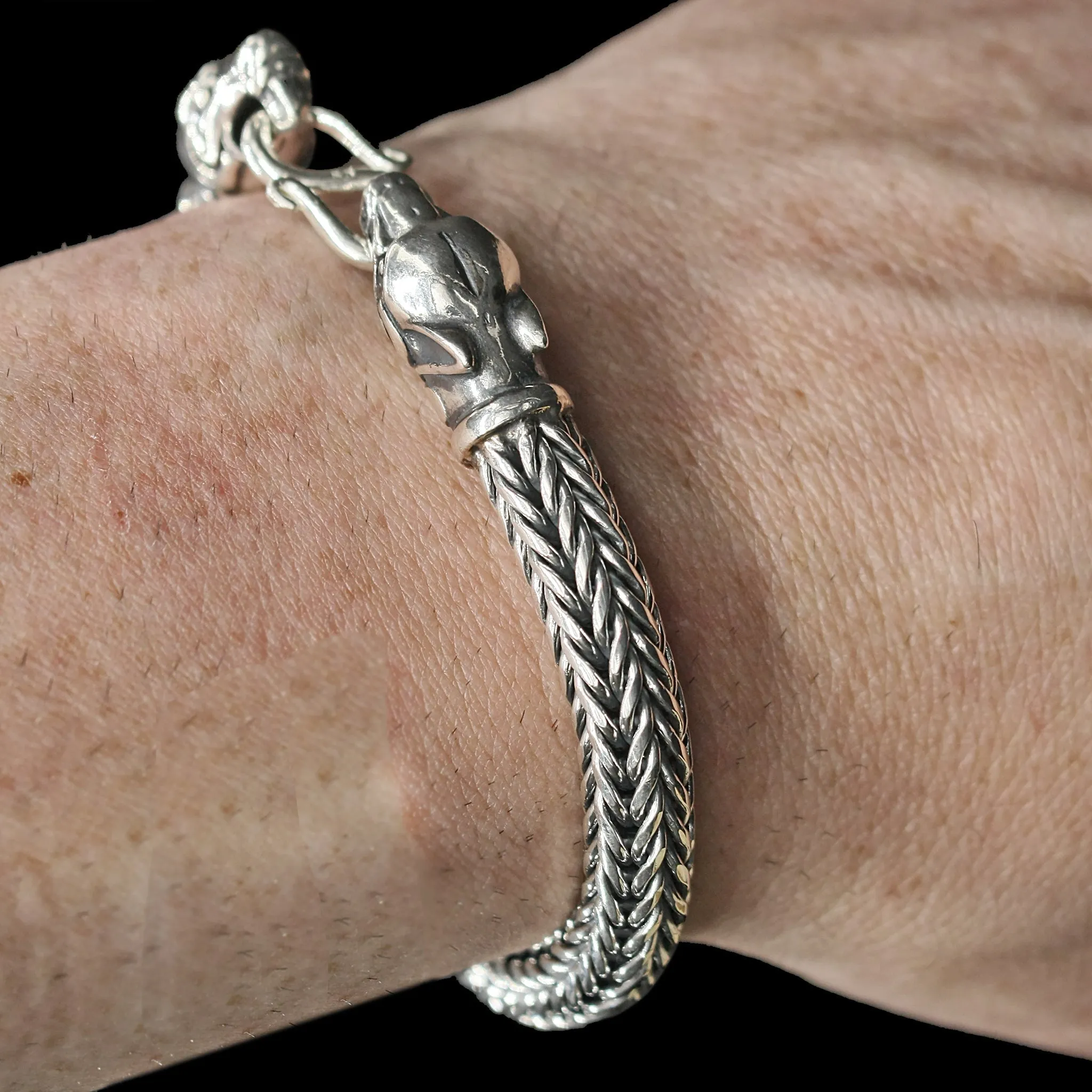 8mm Silver Snake Bracelet With Ferocious Wolf Heads