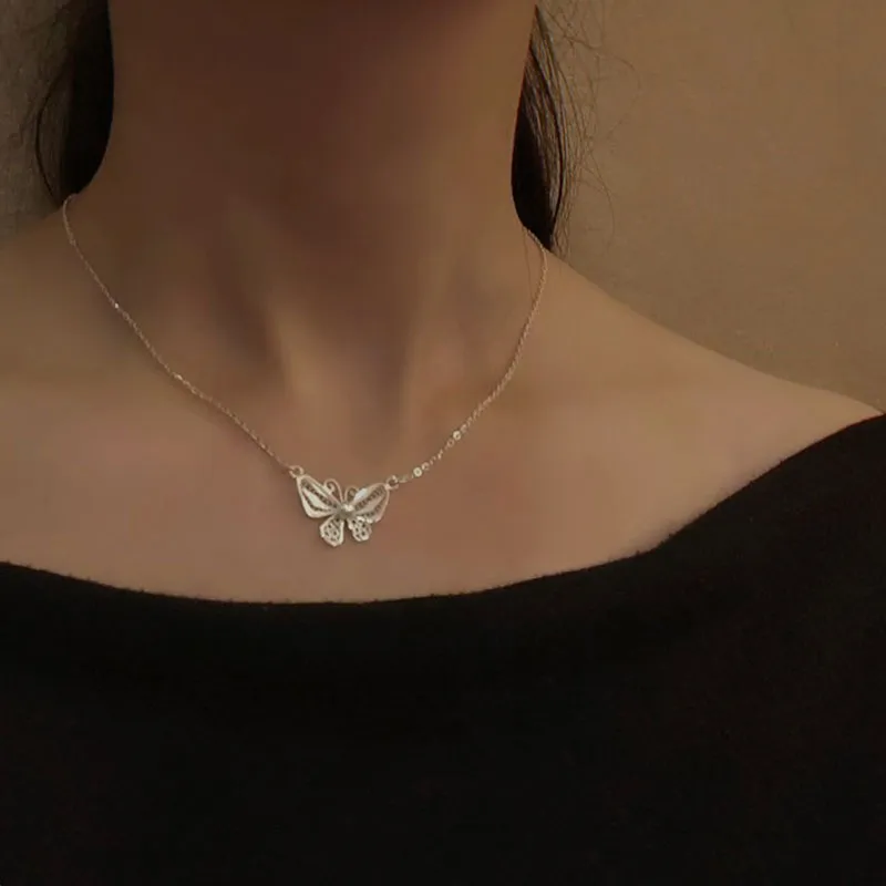 Exquisite Plain Silver Filigree Butterfly Necklace Inlaid with Natural Freshwater Pearls