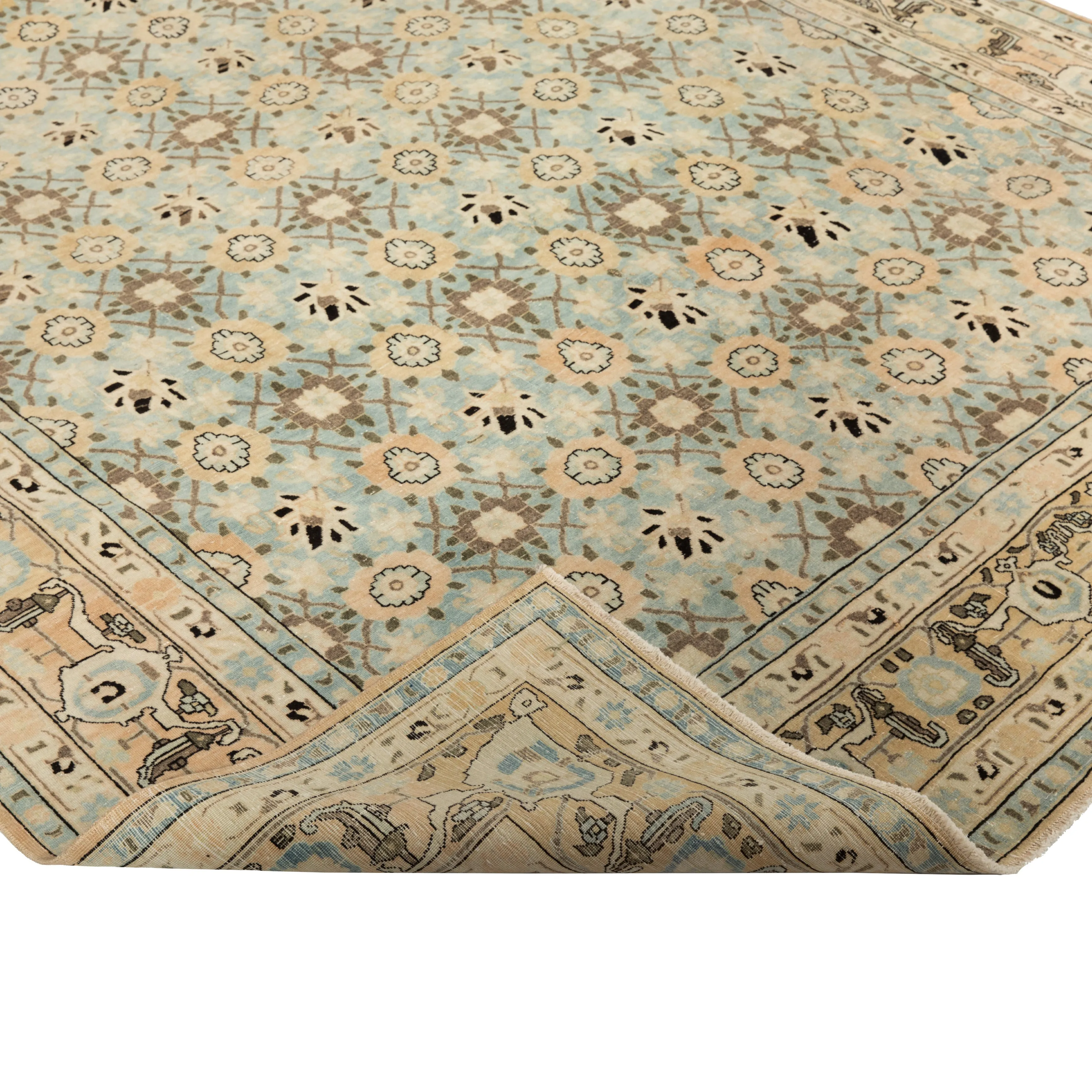 Light Blue & Cream Vintage Traditional Wool Rug - 6'9" x 10'