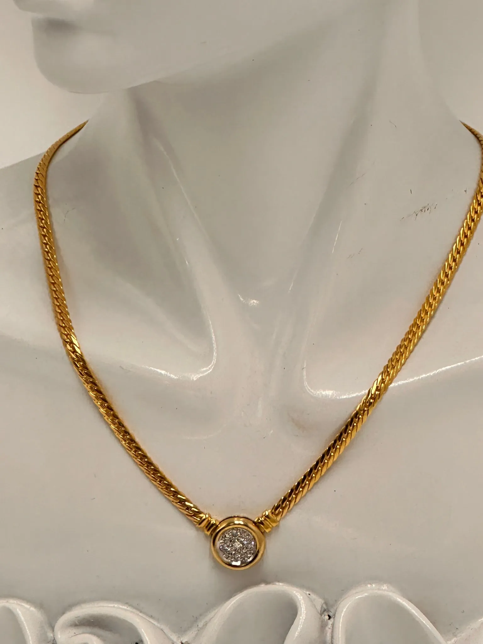 "Romantic Valentine Day Special: 9ct Yellow Gold Diamond Necklace"